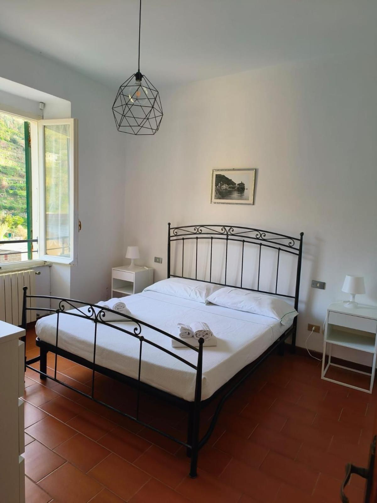 Camere Toni Vernazza Luaran gambar