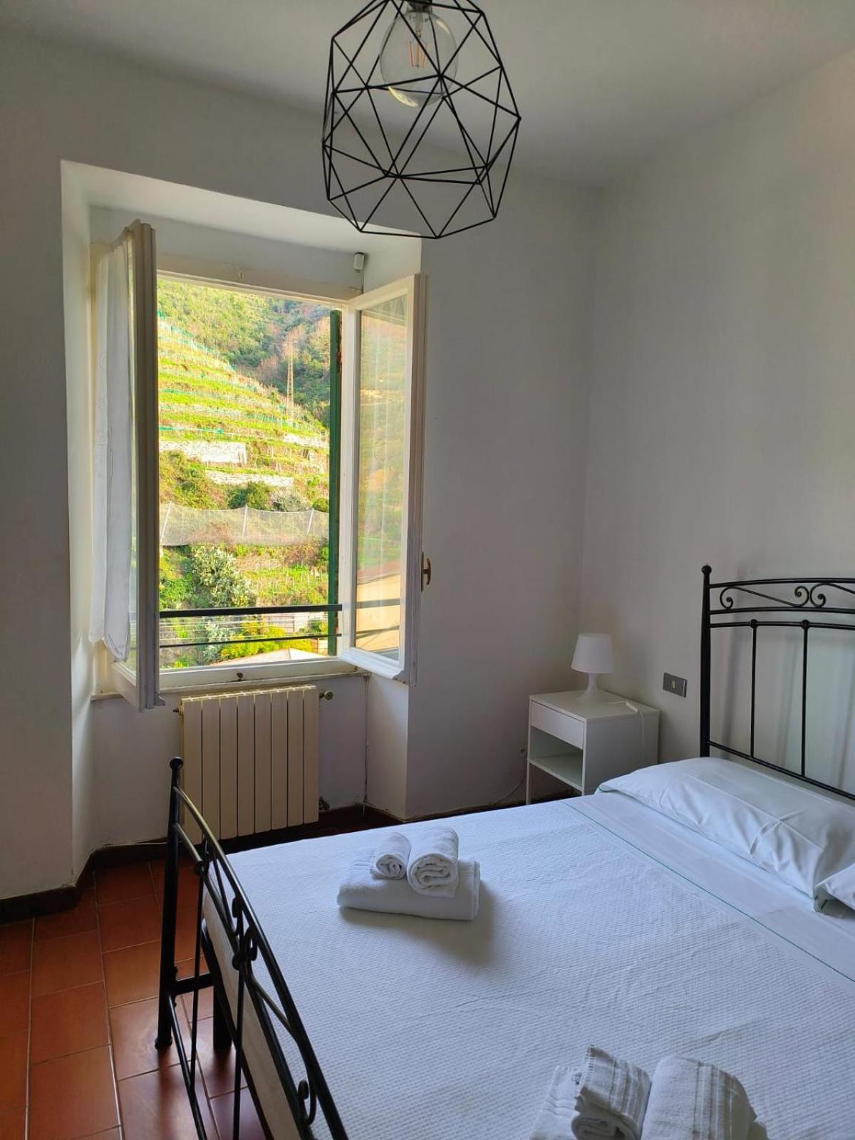 Camere Toni Vernazza Luaran gambar